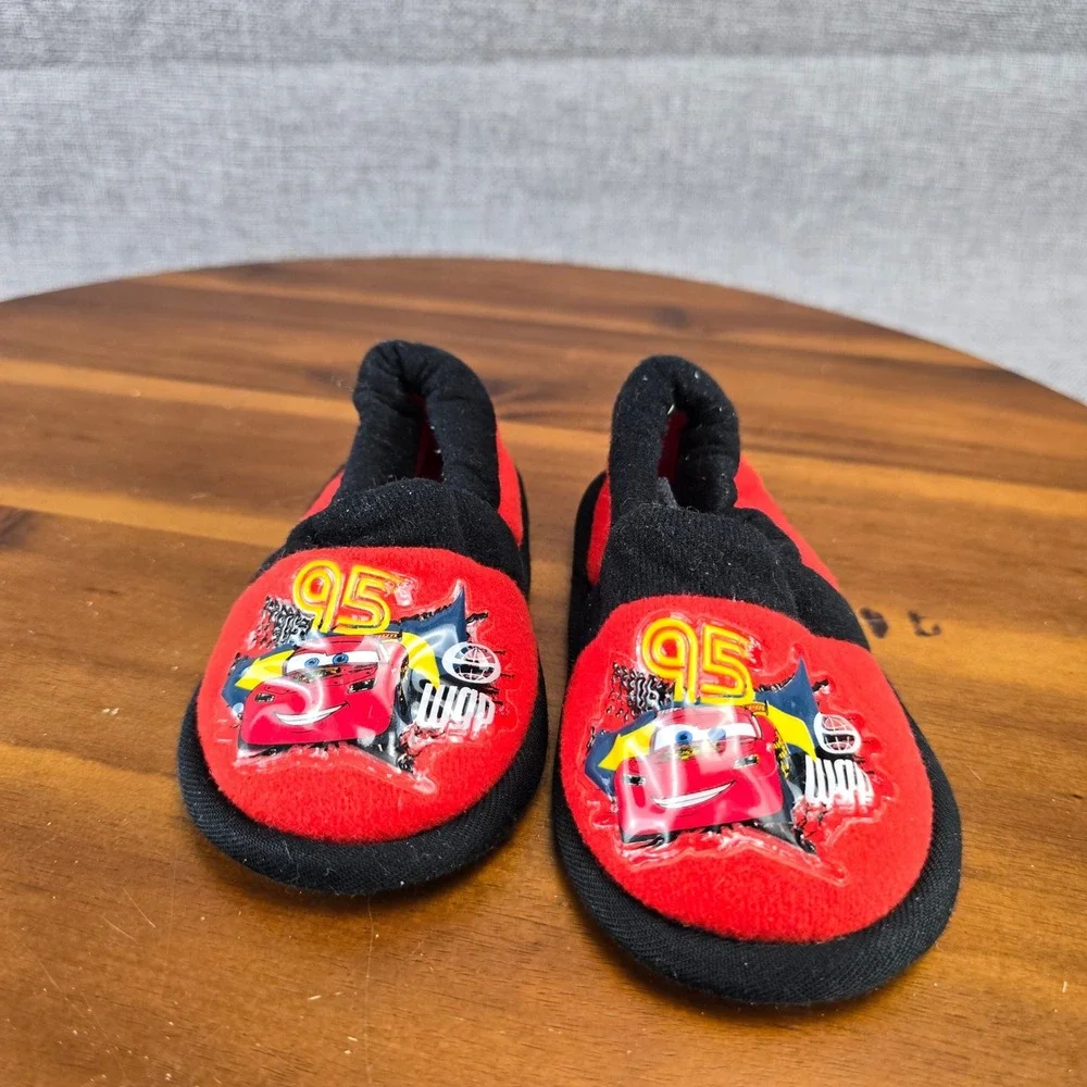 Disney Pixar Cars Lightning McQueen Slippers‎ Kids Size S/5-6 Red Black